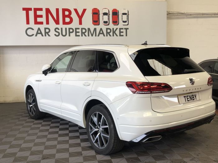 Volkswagen Touareg 3.0 V6 R-LINE TDI 5d 282 BHP Estate Diesel WHITE