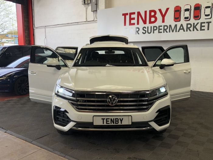 Volkswagen Touareg 3.0 V6 R-LINE TDI 5d 282 BHP Estate Diesel WHITE