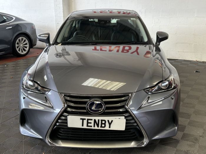 Lexus IS 2.5 300h Executive Edition Saloon 4dr Petrol Hybrid E-CVT Euro 6 (s/s) (223 ps) Saloon Hybrid GREY