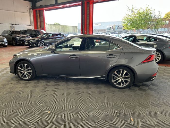 Lexus IS 2.5 300h Executive Edition Saloon 4dr Petrol Hybrid E-CVT Euro 6 (s/s) (223 ps) Saloon Hybrid GREY