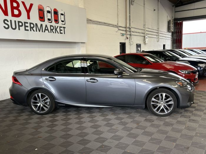 Lexus IS 2.5 300h Executive Edition Saloon 4dr Petrol Hybrid E-CVT Euro 6 (s/s) (223 ps) Saloon Hybrid GREY