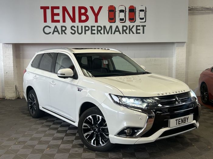 Mitsubishi Outlander 2.0h 12kWh GX5hs SUV 5dr Petrol Plug-in Hybrid CVT 4WD Euro 6 (s/s) (200 ps) SUV Hybrid WHITE