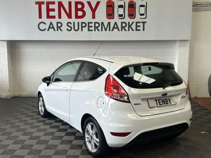 Ford Fiesta 1.0 ZETEC 3d 99 BHP Hatchback Petrol WHITE