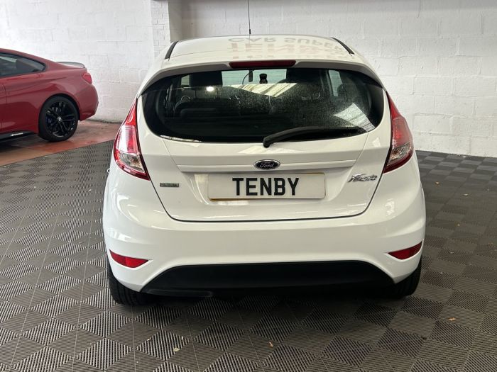 Ford Fiesta 1.0 ZETEC 3d 99 BHP Hatchback Petrol WHITE