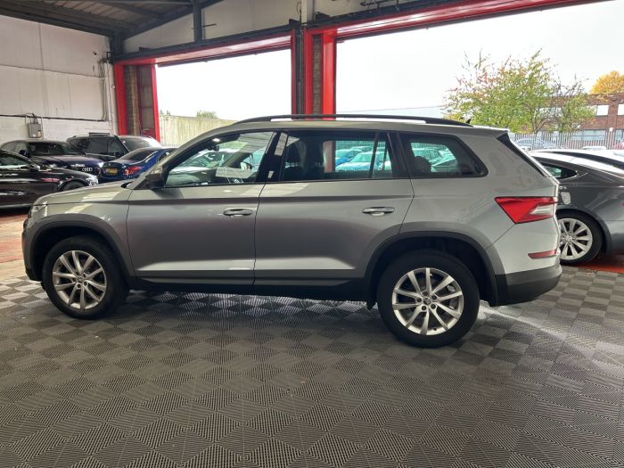 Skoda Kodiaq 2.0 TDI SE SUV 5dr Diesel DSG Euro 6 (s/s) (5 Seat) (150 ps) SUV Diesel GREY