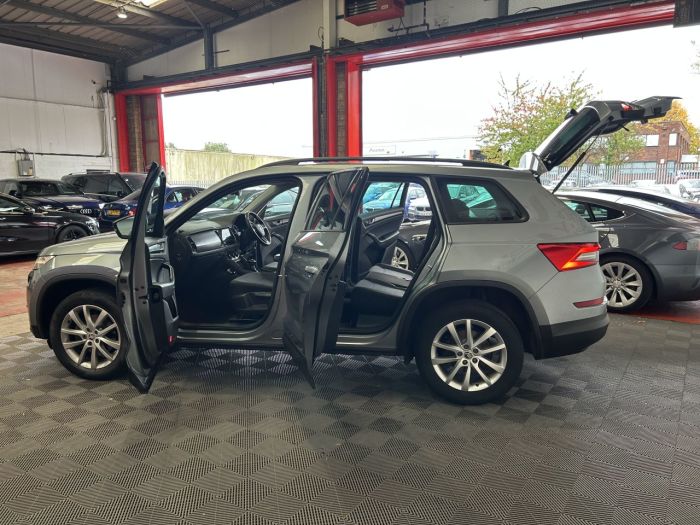 Skoda Kodiaq 2.0 TDI SE SUV 5dr Diesel DSG Euro 6 (s/s) (5 Seat) (150 ps) SUV Diesel GREY