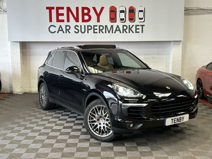 Porsche Cayenne 3.0 V6 E-Hybrid S SUV 5dr Petrol Plug-in Hybrid TiptronicS 4WD Euro 6 (s/s) (416 ps) SUV Hybrid BLACK