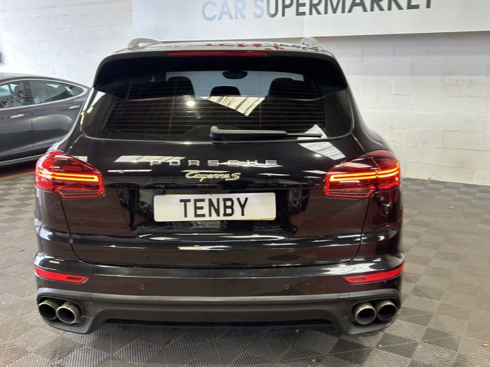 Porsche Cayenne 3.0 V6 E-Hybrid S SUV 5dr Petrol Plug-in Hybrid TiptronicS 4WD Euro 6 (s/s) (416 ps) SUV Hybrid BLACK