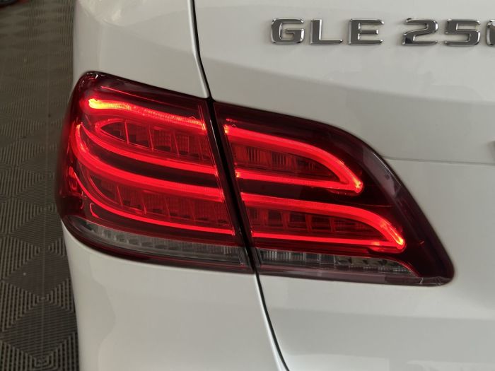 Mercedes-Benz GLE 2.1 GLE250d AMG Line (Premium) SUV 5dr Diesel G-Tronic 4MATIC Euro 6 (s/s) (204 ps) SUV Diesel WHITE