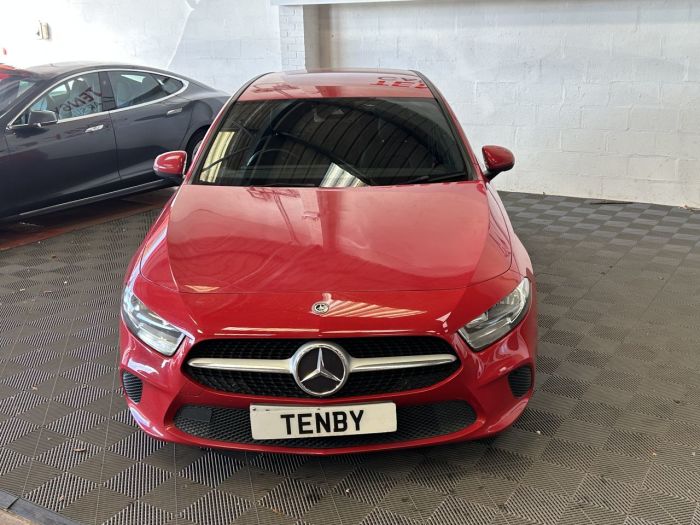 Mercedes-Benz A Class 1.5 A180d SE Hatchback 5dr Diesel 7G-DCT Euro 6 (s/s) (116 ps) Hatchback Diesel RED