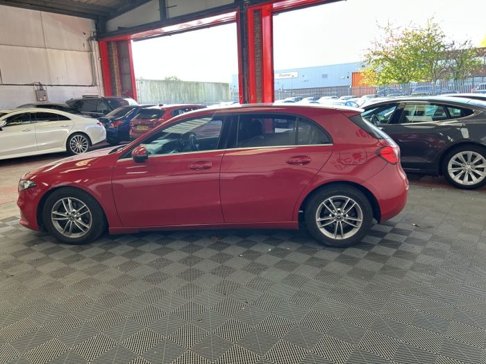 Mercedes-Benz A Class 1.5 A180d SE Hatchback 5dr Diesel 7G-DCT Euro 6 (s/s) (116 ps) Hatchback Diesel RED