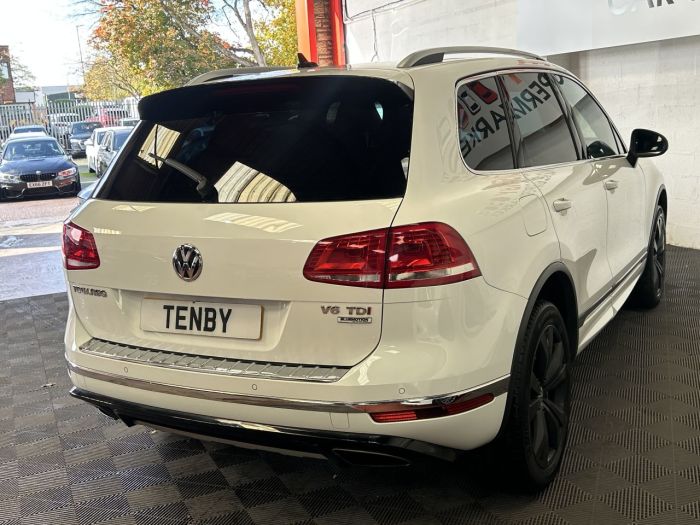 Volkswagen Touareg 3.0 TDI V6 R-Line SUV 5dr Diesel Tiptronic 4WD Euro 6 (s/s) (262 ps) SUV Diesel WHITE