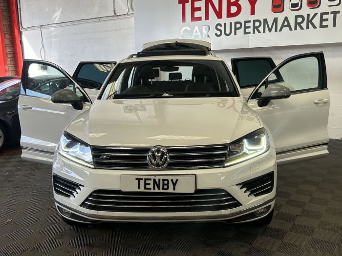 Volkswagen Touareg 3.0 TDI V6 R-Line SUV 5dr Diesel Tiptronic 4WD Euro 6 (s/s) (262 ps) SUV Diesel WHITE