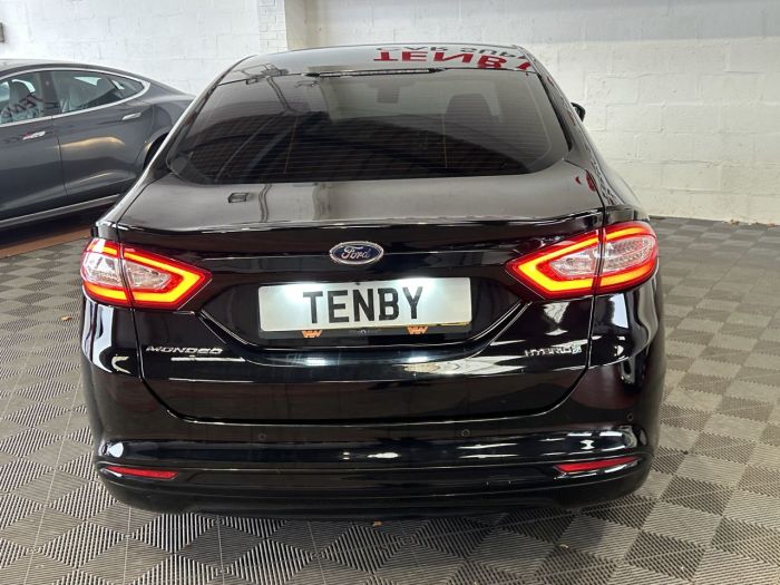 Ford Mondeo 2.0 TiVCT Titanium Edition Saloon 4dr Petrol Hybrid CVT 6Spd Euro 6 (s/s) (187 ps) Saloon Hybrid BLACK