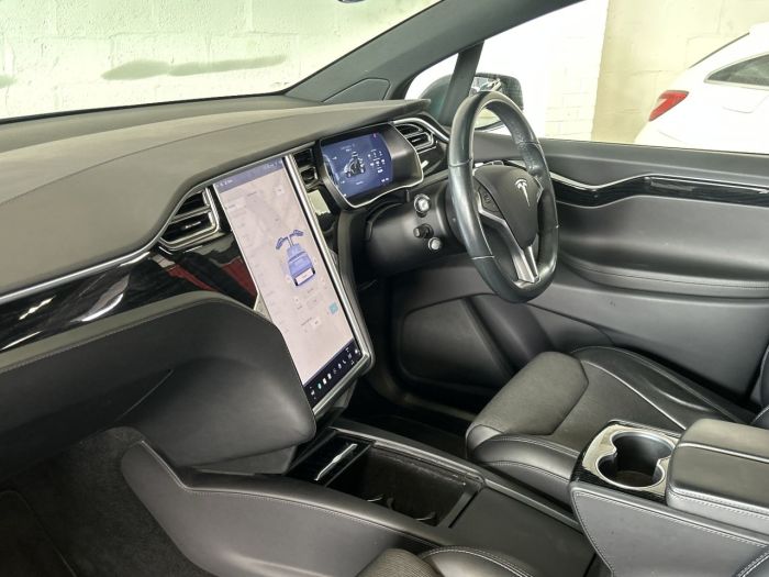 Tesla Model X 75D (Dual Motor) SUV 5dr Electric Auto 4WDE (328 bhp) SUV Electric SILVER