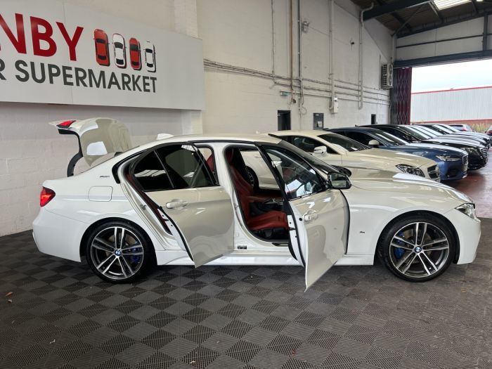 BMW 3 Series 2.0 330e 7.6kWh M Sport Shadow Edition Saloon 4dr Petrol Plug-in Hybrid Auto Euro 6 (s/s) (252 ps) Saloon Hybrid WHITE