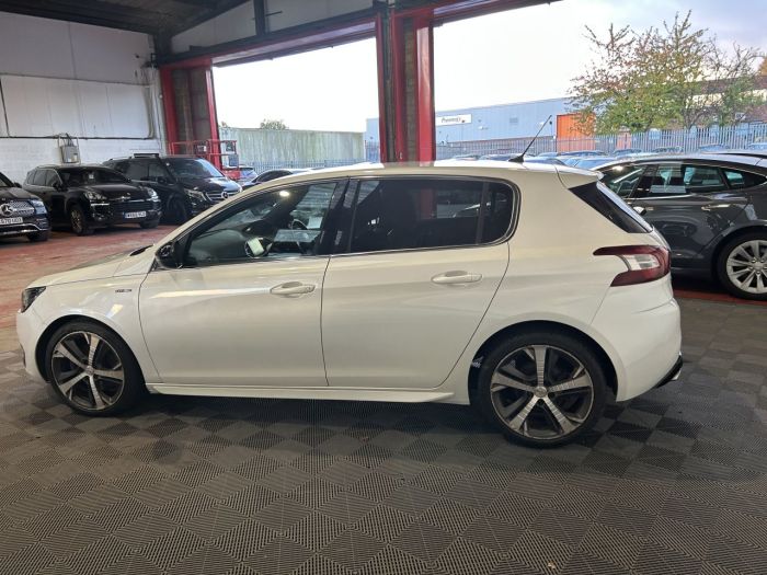 Peugeot 308 2.0 BLUE HDI S/S GT LINE 5d 150 BHP Hatchback Diesel WHITE