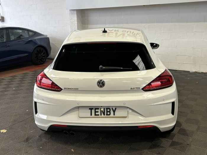 Volkswagen Scirocco 2.0 TDI BlueMotion Tech R-Line Hatchback 3dr Diesel DSG Euro 6 (s/s) (150 ps) Hatchback Diesel WHITE