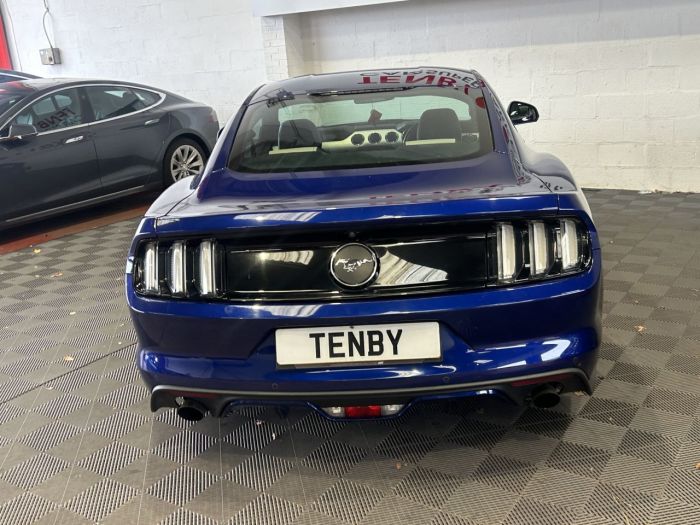 Ford Mustang 2.3T EcoBoost Fastback 2dr Petrol SelShift Euro 6 (317 ps) Coupe Petrol BLUE