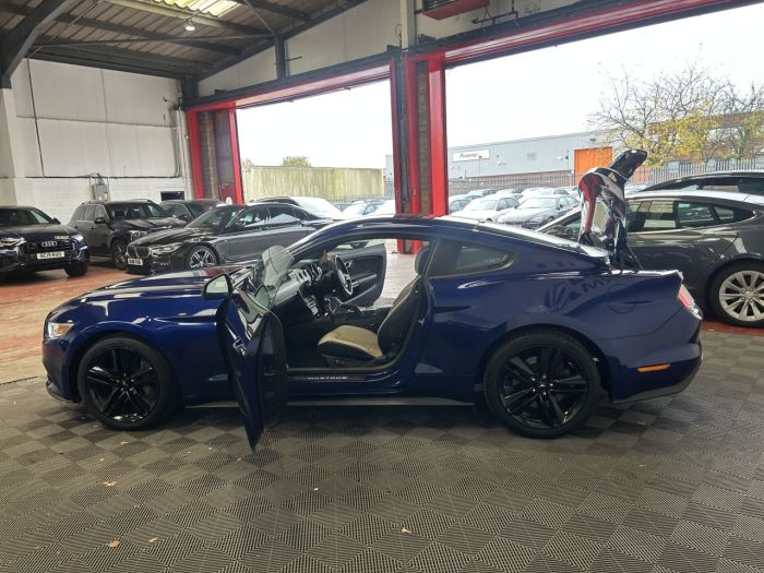 Ford Mustang 2.3T EcoBoost Fastback 2dr Petrol SelShift Euro 6 (317 ps) Coupe Petrol BLUE