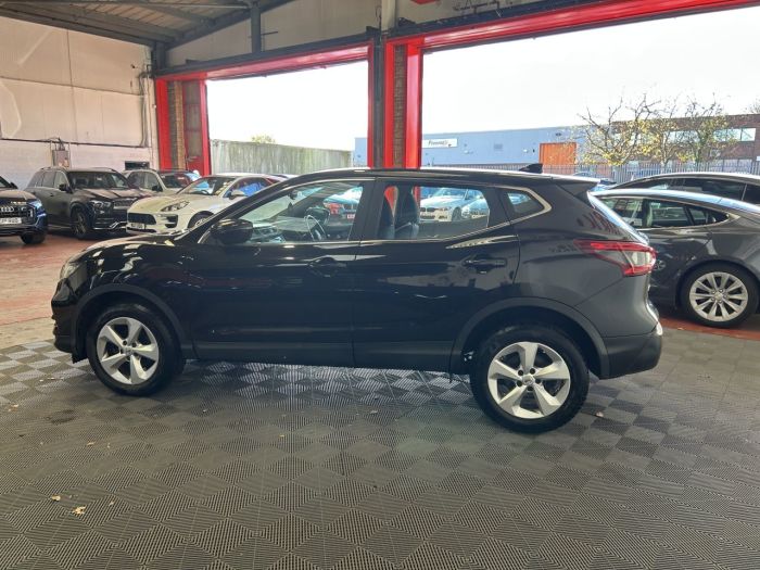 Nissan Qashqai 1.5 dCi Acenta Premium SUV 5dr Diesel DCT Auto Euro 6 (s/s) (115 ps) SUV Diesel BLACK