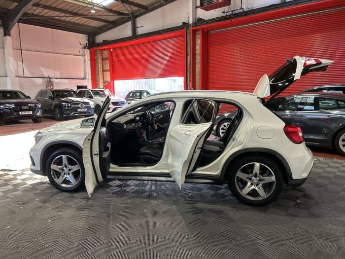 Mercedes-Benz GLA 2.1 GLA200 CDI AMG Line SUV 5dr Diesel 7G-DCT Euro 6 (s/s) (136 ps) SUV Diesel WHITE