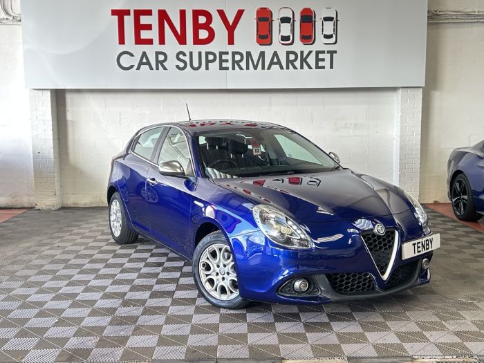 Alfa Romeo Giulietta 1.6 JTDM-2 Super Hatchback 5dr Diesel TCT Euro 6 (s/s) (120 bhp) Hatchback Diesel BLUE