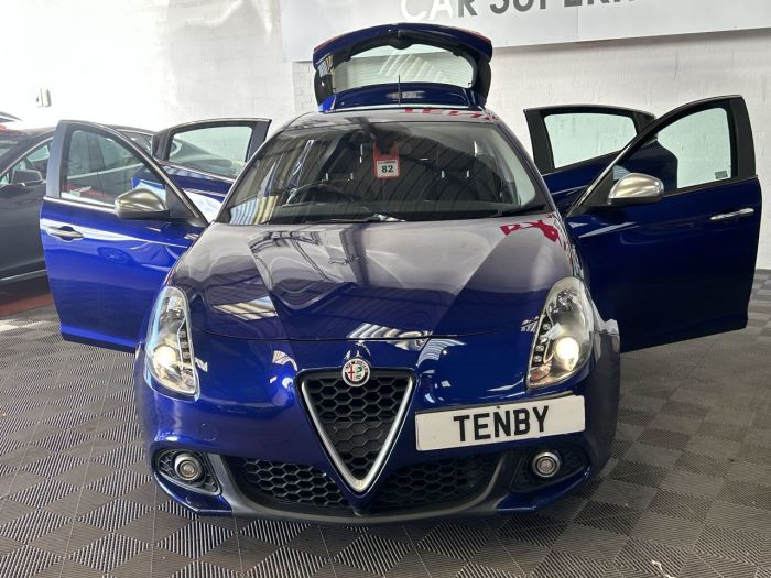 Alfa Romeo Giulietta 1.6 JTDM-2 Super Hatchback 5dr Diesel TCT Euro 6 (s/s) (120 bhp) Hatchback Diesel BLUE