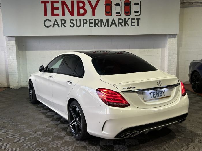 Mercedes-Benz C 43 3.0 C43 V6 AMG (Premium Plus) Saloon 4dr Petrol G-Tronic+ 4MATIC Euro 6 (s/s) (367 ps) Saloon Petrol WHITE