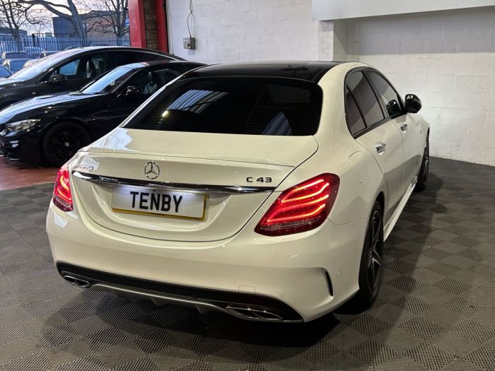 Mercedes-Benz C 43 3.0 C43 V6 AMG (Premium Plus) Saloon 4dr Petrol G-Tronic+ 4MATIC Euro 6 (s/s) (367 ps) Saloon Petrol WHITE