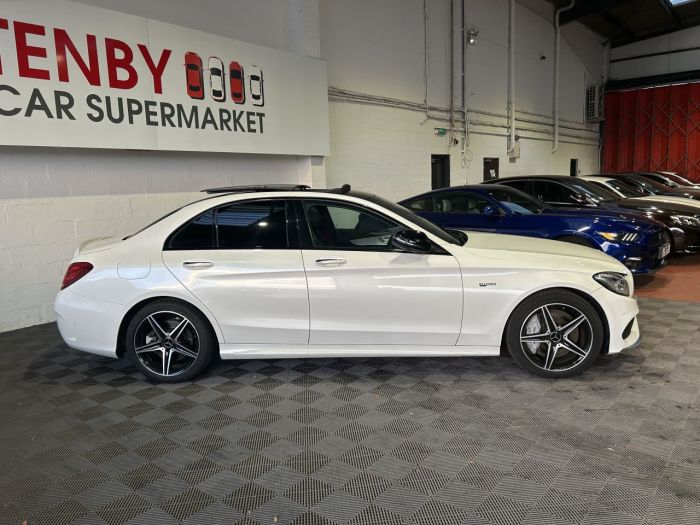 Mercedes-Benz C 43 3.0 C43 V6 AMG (Premium Plus) Saloon 4dr Petrol G-Tronic+ 4MATIC Euro 6 (s/s) (367 ps) Saloon Petrol WHITE