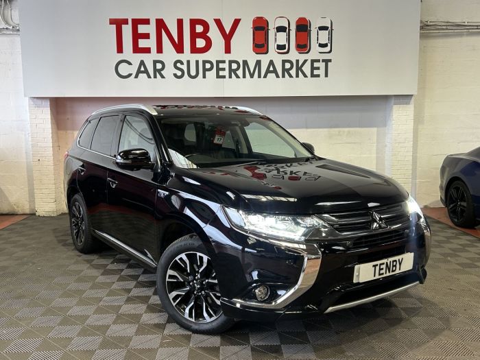 Mitsubishi Outlander 2.0h 12kWh 4hs SUV 5dr Petrol Plug-in Hybrid CVT 4WD Euro 6 (s/s) (200 ps) SUV Hybrid BLACK