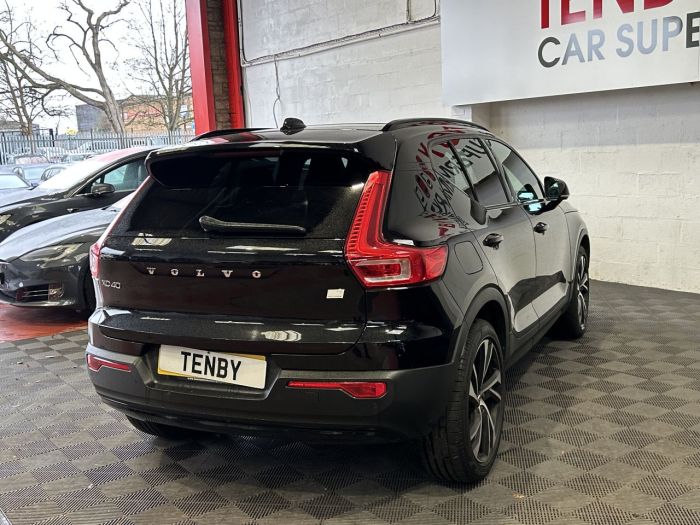 Volvo XC40 1.5h T5 Twin Engine Recharge 10.7kWh R-Design Pro SUV 5dr Petrol Plug-in Hybrid Auto Euro 6 (s/s) (262 ps) SUV Hybrid BLACK