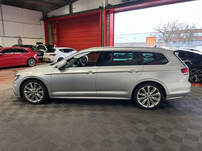 Volkswagen Passat 2.0 BiTDI BlueMotion Tech R-Line Estate 5dr Diesel DSG 4Motion Euro 6 (s/s) (240 ps) Estate Diesel SILVER