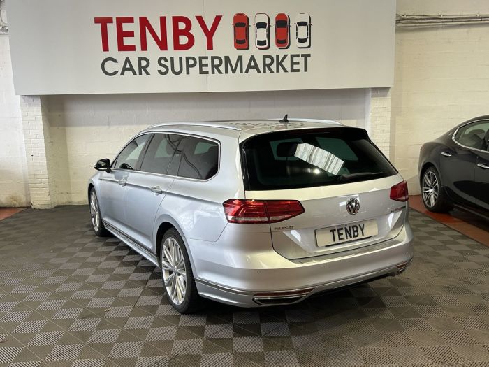 Volkswagen Passat 2.0 BiTDI BlueMotion Tech R-Line Estate 5dr Diesel DSG 4Motion Euro 6 (s/s) (240 ps) Estate Diesel SILVER