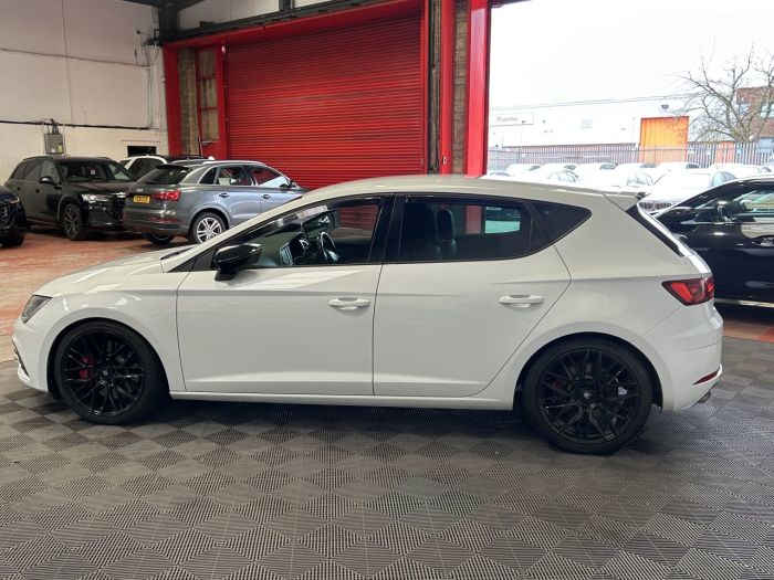 SEAT Leon 2.0 TSI Cupra 300 Hatchback 5dr Petrol DSG Euro 6 (s/s) (300 ps) Hatchback Petrol WHITE