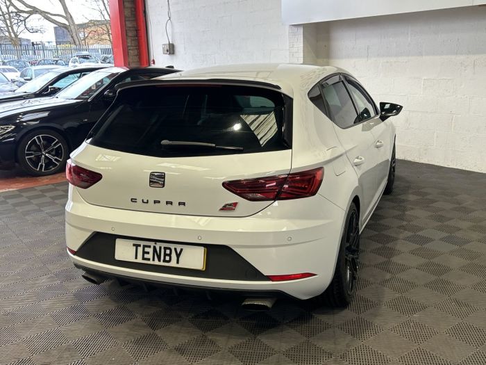 SEAT Leon 2.0 TSI Cupra 300 Hatchback 5dr Petrol DSG Euro 6 (s/s) (300 ps) Hatchback Petrol WHITE