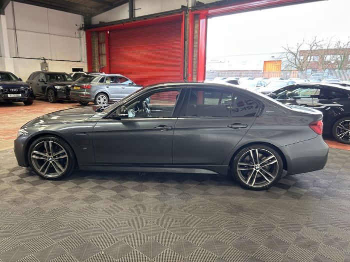 BMW 3 Series 2.0 330e 7.6kWh M Sport Shadow Edition Saloon 4dr Petrol Plug-in Hybrid Auto Euro 6 (s/s) (252 ps) Saloon Hybrid GREY