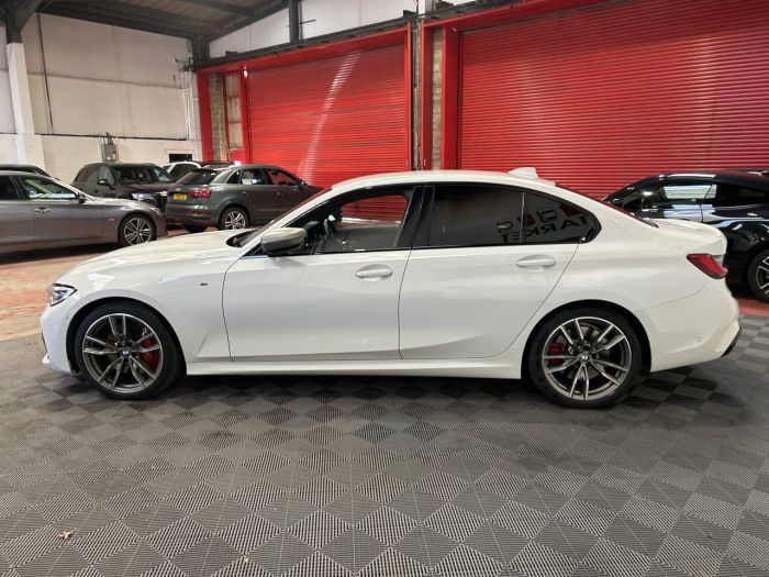 BMW 3 Series 3.0 M340i MHT Saloon 4dr Petrol Hybrid Auto xDrive Euro 6 (s/s) (374 ps) Saloon Hybrid WHITE