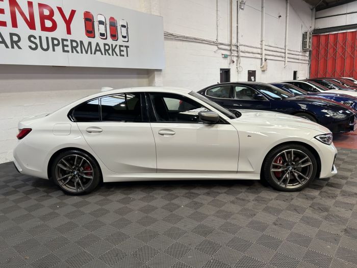 BMW 3 Series 3.0 M340i MHT Saloon 4dr Petrol Hybrid Auto xDrive Euro 6 (s/s) (374 ps) Saloon Hybrid WHITE