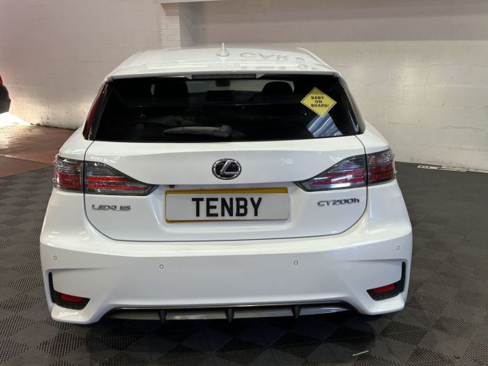 Lexus CT 1.8 200h F Sport Hatchback 5dr Petrol Hybrid CVT Euro 6 (s/s) (136 ps) Hatchback Hybrid WHITE