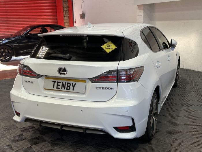 Lexus CT 1.8 200h F Sport Hatchback 5dr Petrol Hybrid CVT Euro 6 (s/s) (136 ps) Hatchback Hybrid WHITE