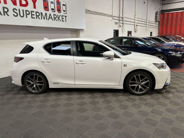 Lexus CT 1.8 200h F Sport Hatchback 5dr Petrol Hybrid CVT Euro 6 (s/s) (136 ps) Hatchback Hybrid WHITE