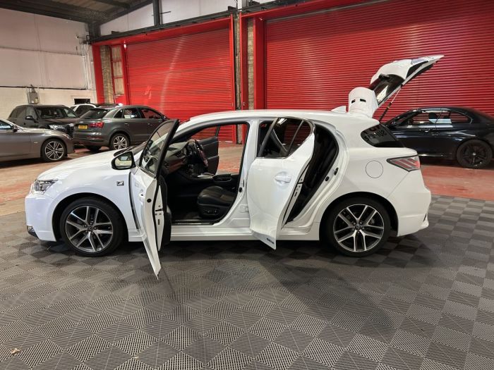 Lexus CT 1.8 200h F Sport Hatchback 5dr Petrol Hybrid CVT Euro 6 (s/s) (136 ps) Hatchback Hybrid WHITE