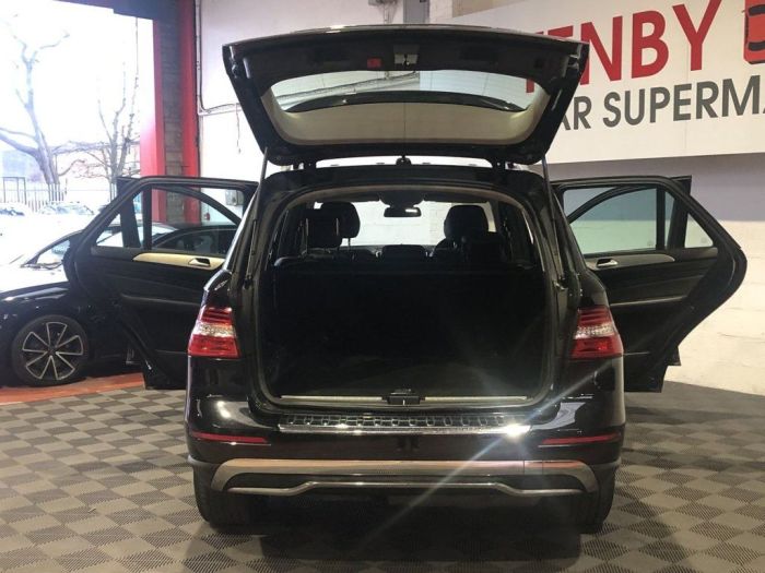 Mercedes-Benz M Class 2.1 ML250 BLUETEC SE 5d 204 BHP Estate Diesel BLACK