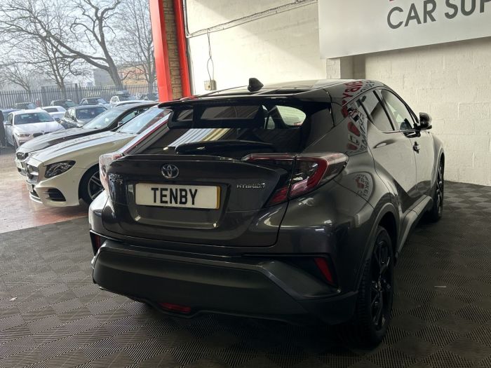 Toyota C-HR 1.8 VVT-h Dynamic SUV 5dr Petrol Hybrid CVT Euro 6 (s/s) (122 ps) SUV Hybrid GREY