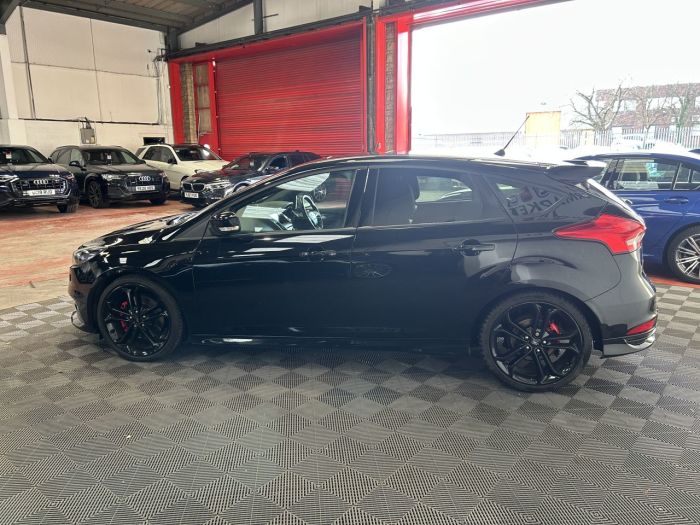 Ford Focus 2.0 TDCi ST-3 Hatchback 5dr Diesel Powershift Euro 6 (s/s) (185 ps) Hatchback Diesel BLACK