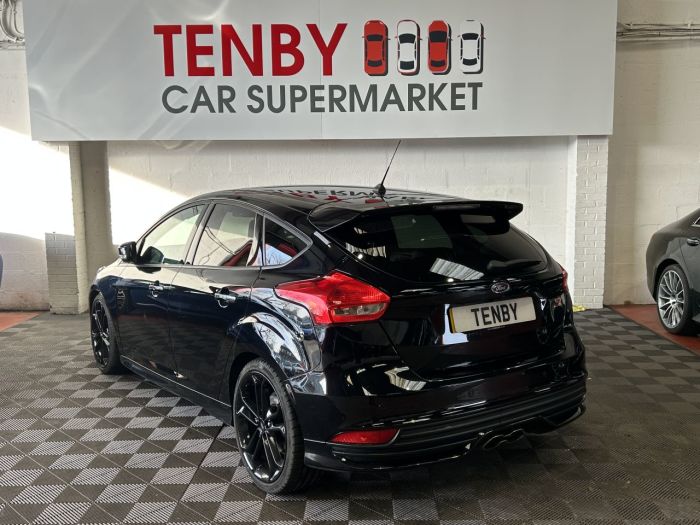 Ford Focus 2.0 TDCi ST-3 Hatchback 5dr Diesel Powershift Euro 6 (s/s) (185 ps) Hatchback Diesel BLACK