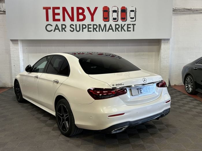 Mercedes-Benz E Class 2.0 E300e 13.5kWh AMG Line Night Edition (Premium Plus) Saloon 4dr Petrol Plug-in Hybrid G-Tronic+ Euro 6 (s/s) (320 ps) Saloon Hybrid WHITE