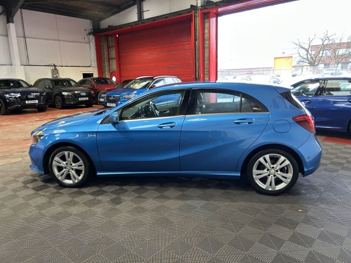 Mercedes-Benz A Class 1.5 A180d Sport (Executive) Hatchback 5dr Diesel Manual Euro 6 (s/s) (109 ps) Hatchback Diesel BLUE